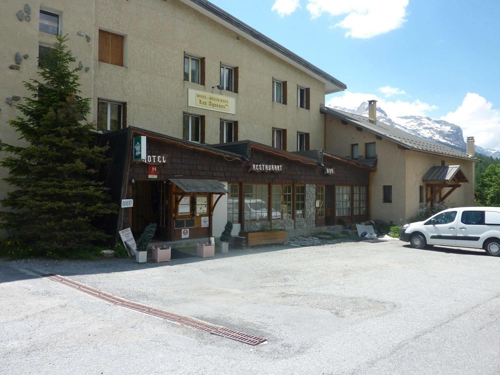 Les Agneaux Hotel Villar-dʼArène Exterior foto